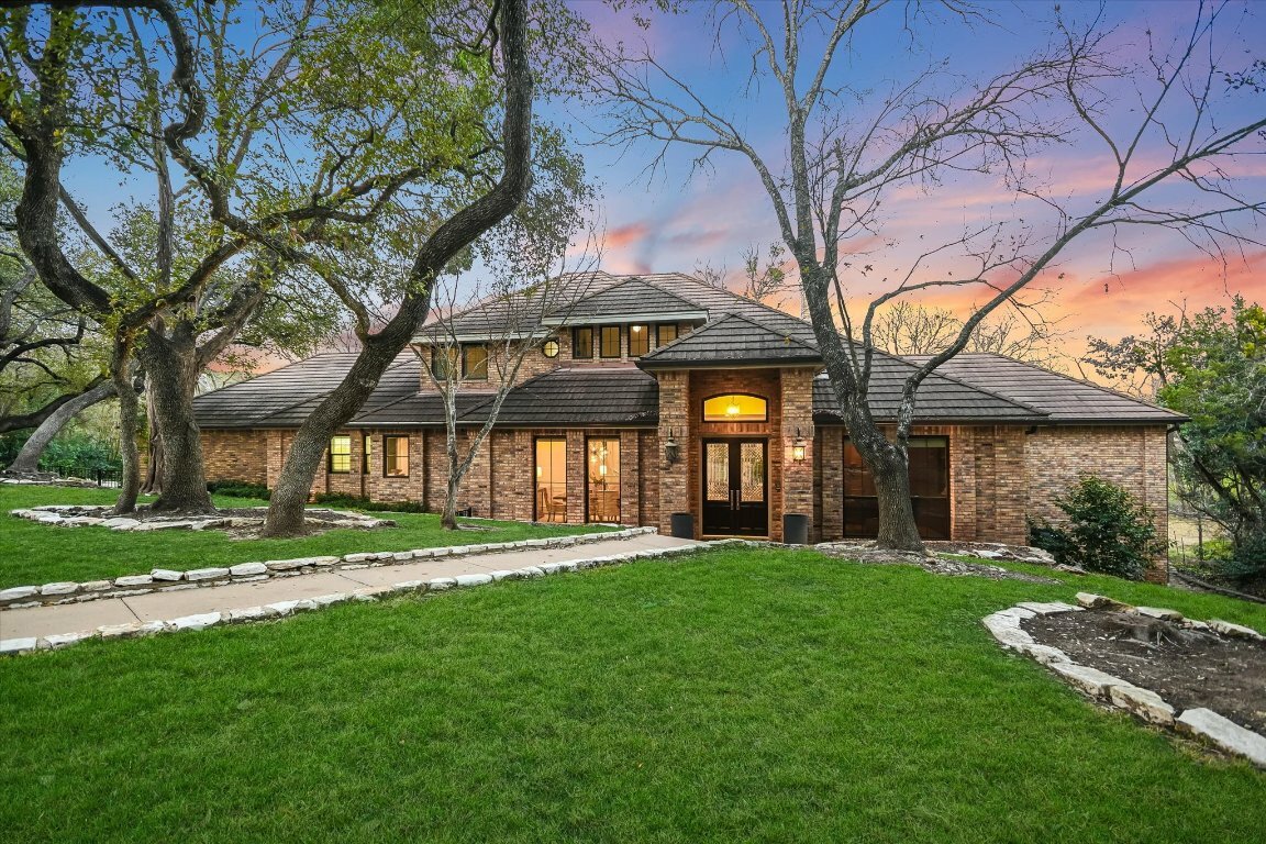 504 Konstanty Circle  Austin TX 78746 photo