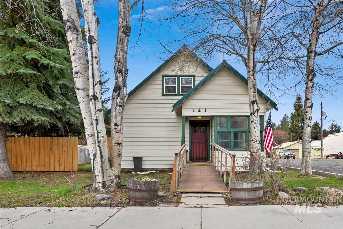 Property Photo: 121 S Main Street ID 83611
