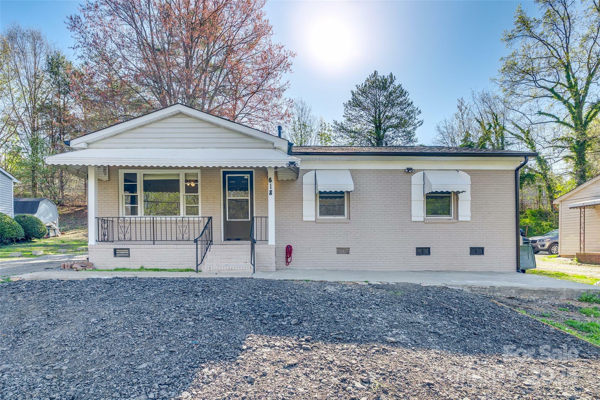Property Photo: 618 Belfast Drive NC 28052
