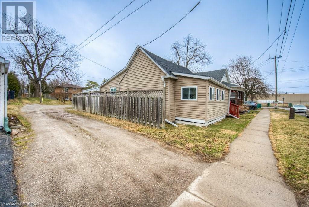 Photo de la propriété: 9 Marshall Lane ON N3Y 1Z2