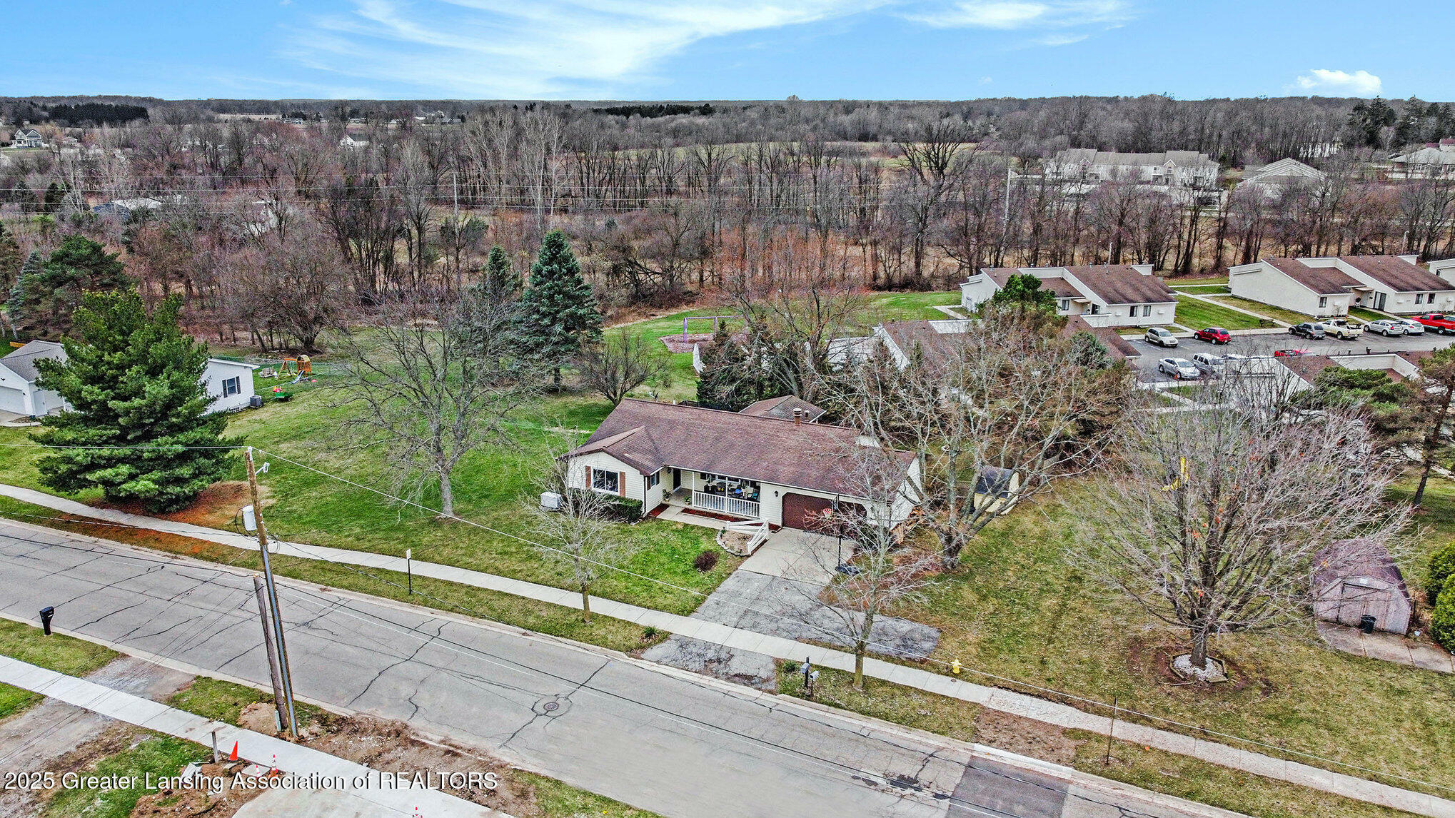 Property Photo: 915 High Street MI 48813