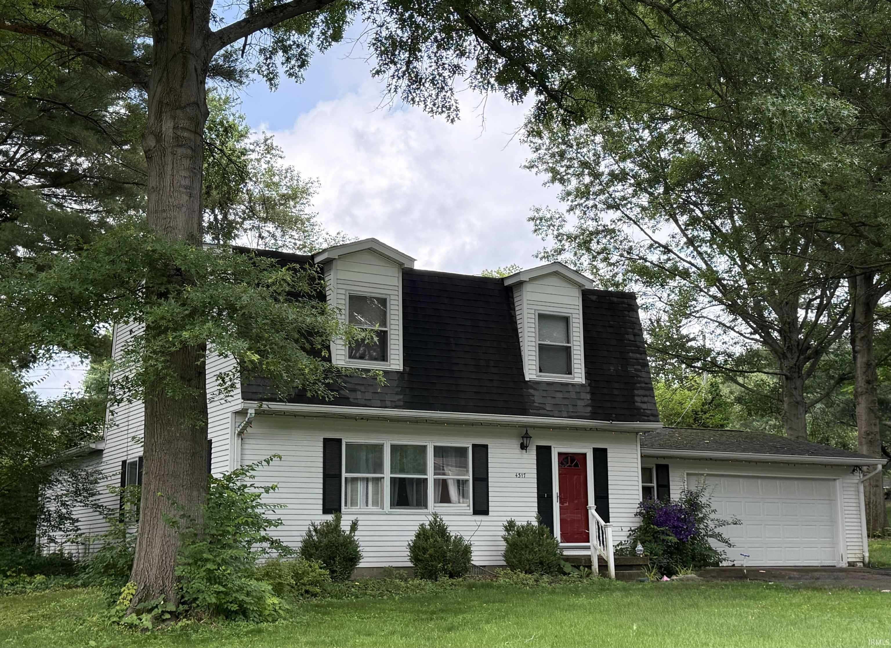 Property Photo: 4317 E Wembley Court IN 47408