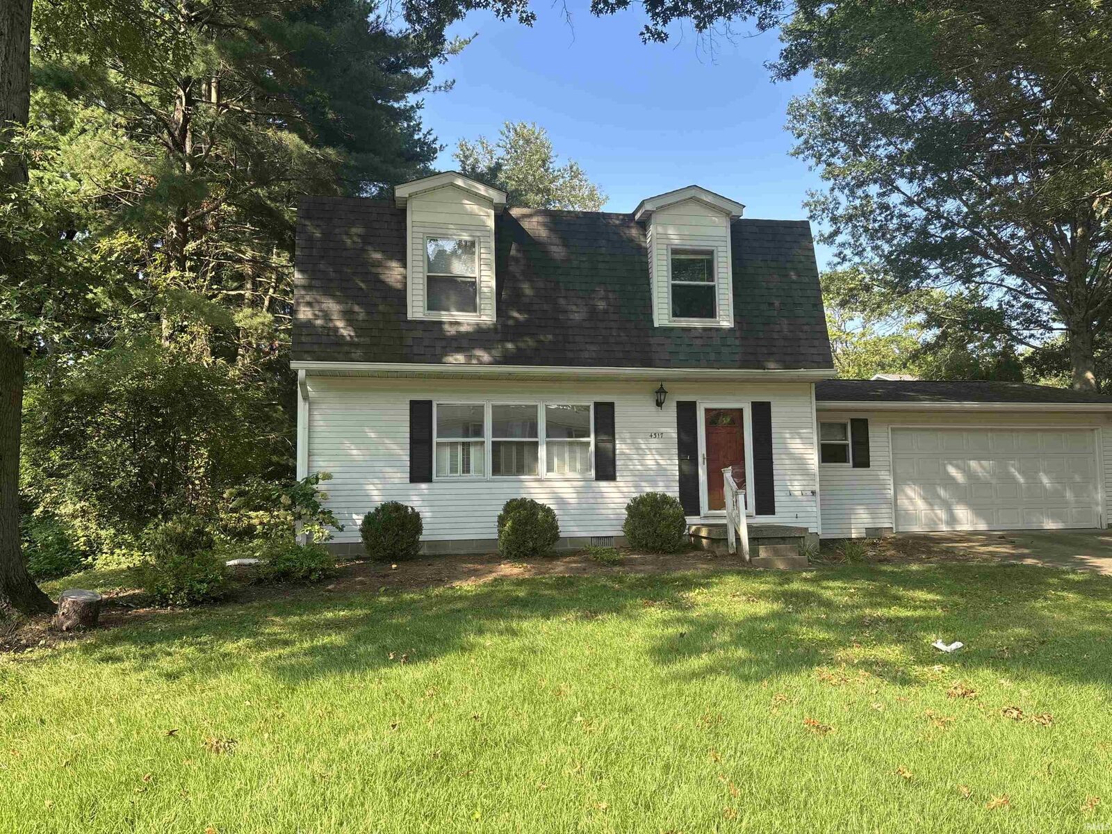 Property Photo: 4317 E Wembley Court IN 47408