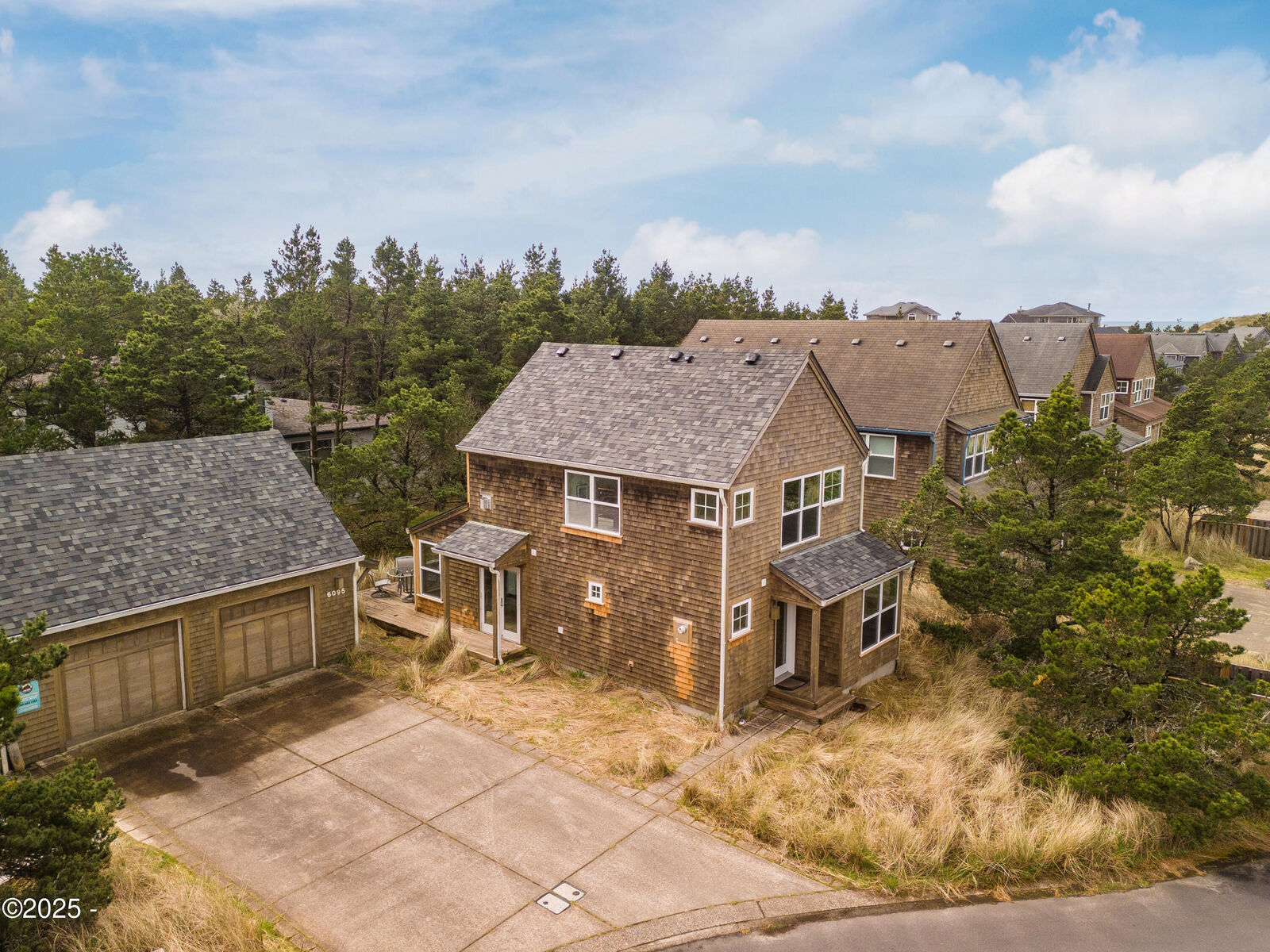 Property Photo:  6095 Beachcomber Lane  OR 97135 