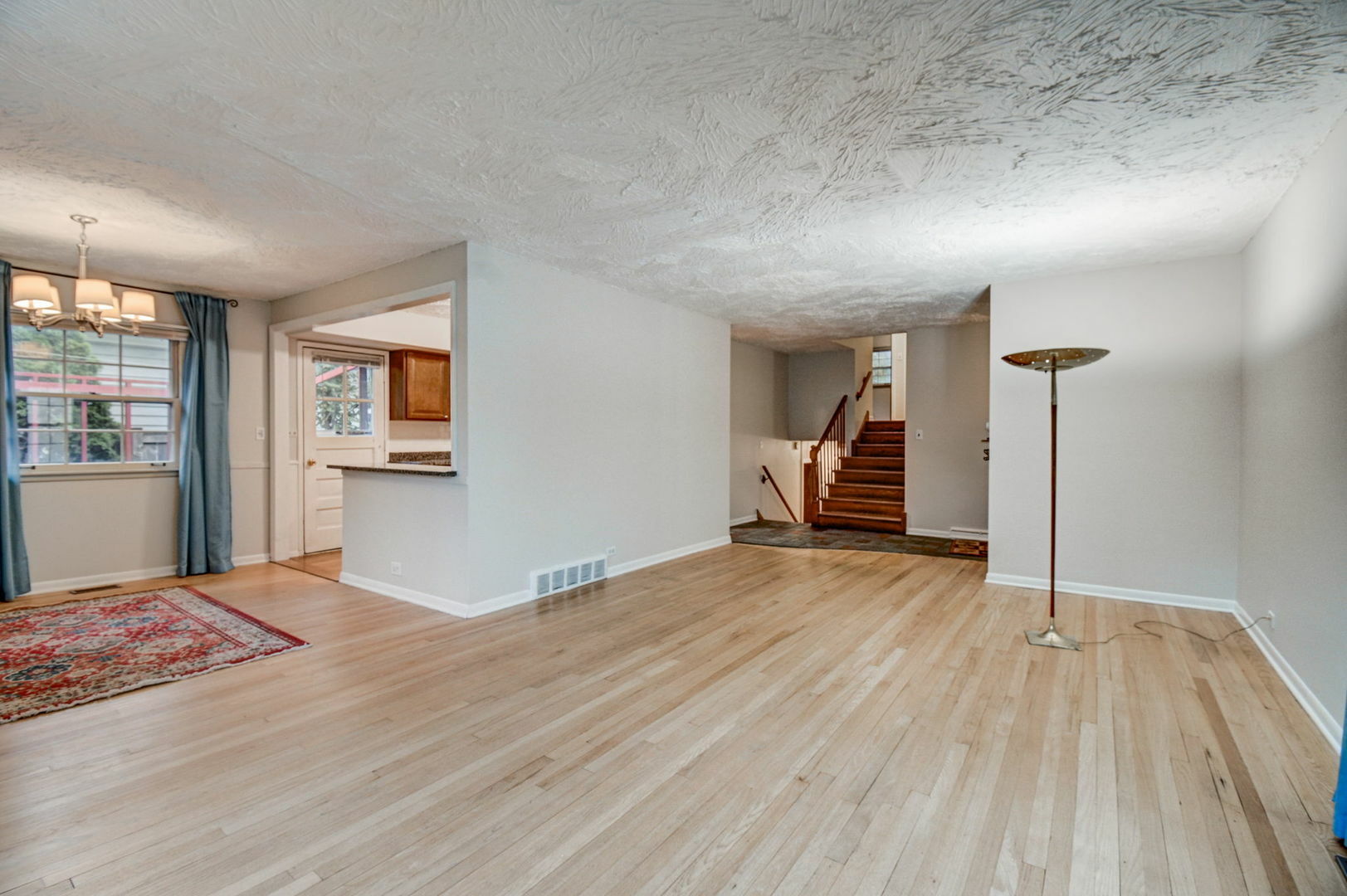 Property Photo: 1326 Meadow Lane IL 60015