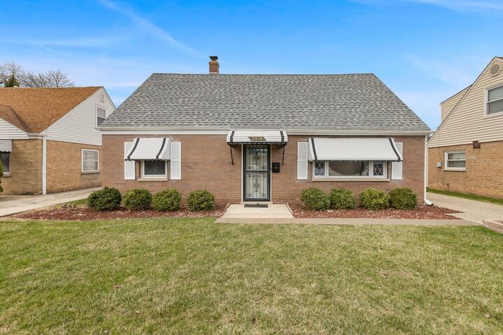 7918 N Waukegan Road  Niles IL 60714 photo