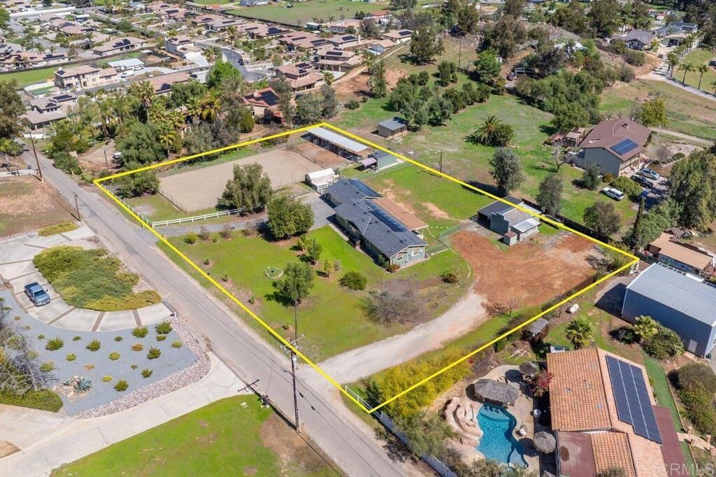 Property Photo:  1278 Hanson Way  CA 92065 