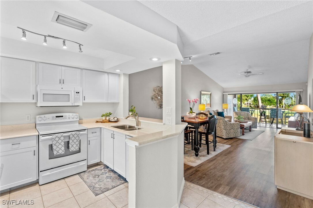 Property Photo: 701 Augusta Boulevard 701-7 FL 34113
