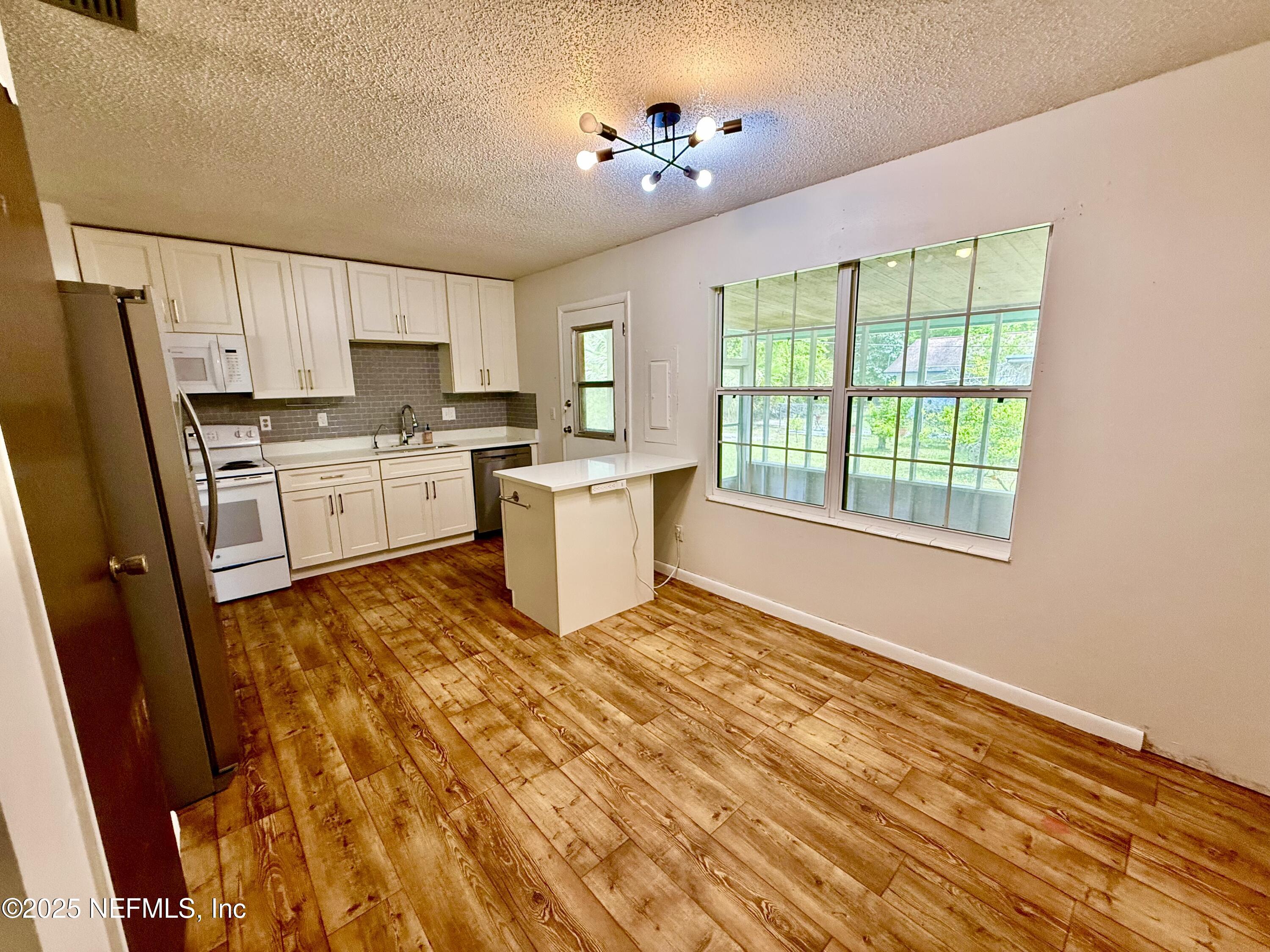Property Photo: 121 Roberts Boulevard FL 32189