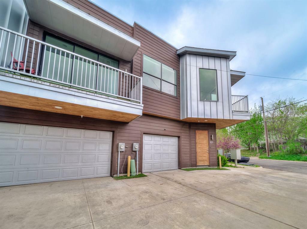 Property Photo: 1022 Eldorado Avenue 101 TX 75208