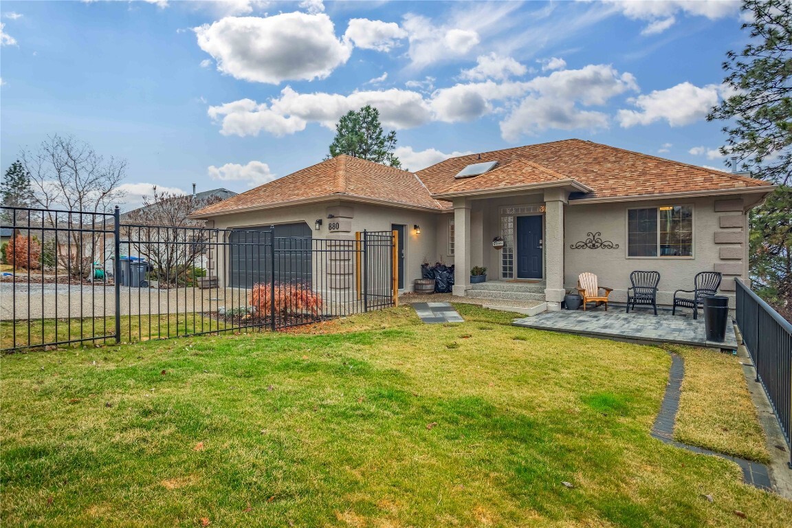 Photo de la propriété:  880 Ackerman Court  BC V1X 7L2 