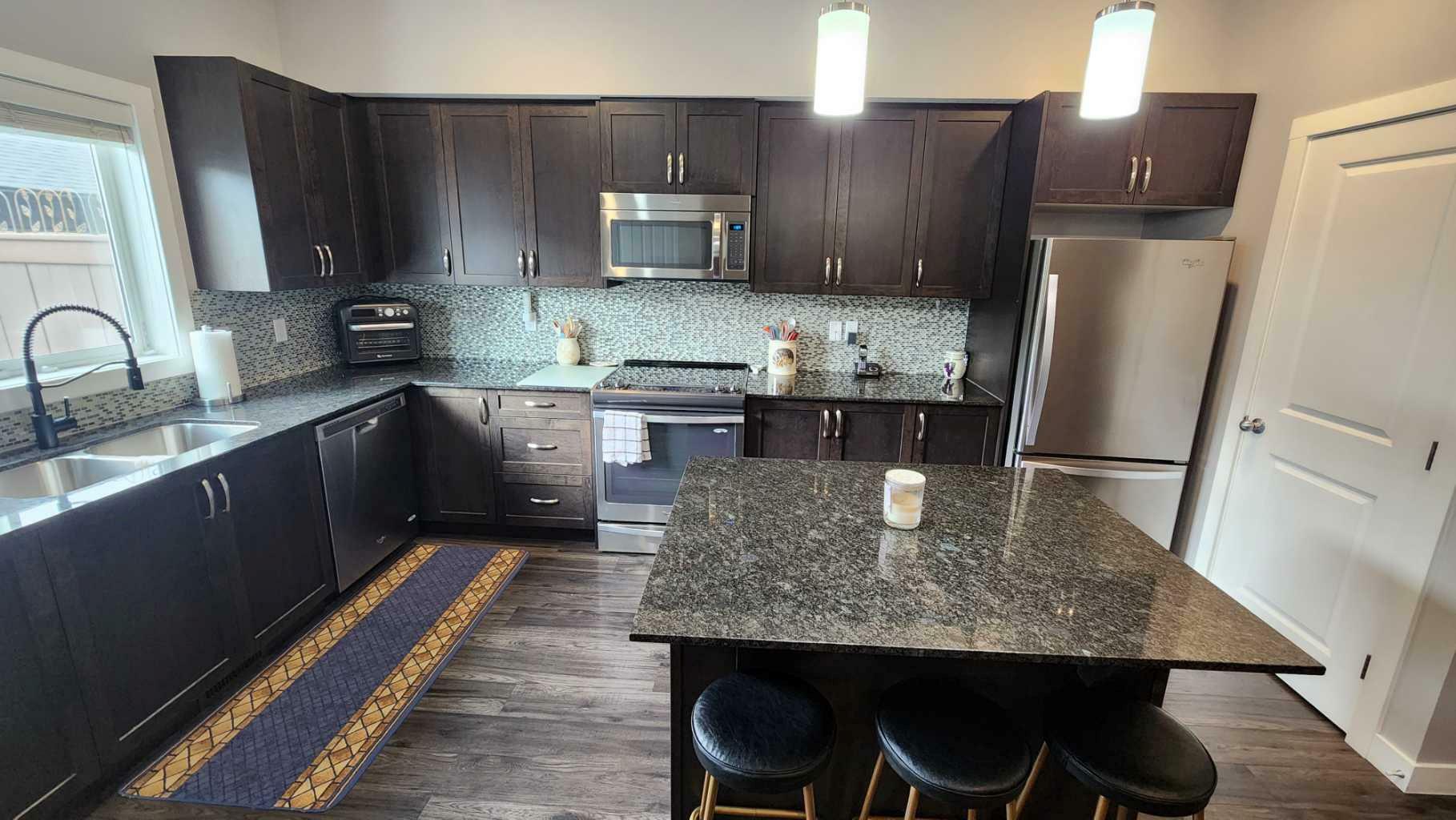 Property Photo: 389 Midtown Gate SW AB T4B 4C9