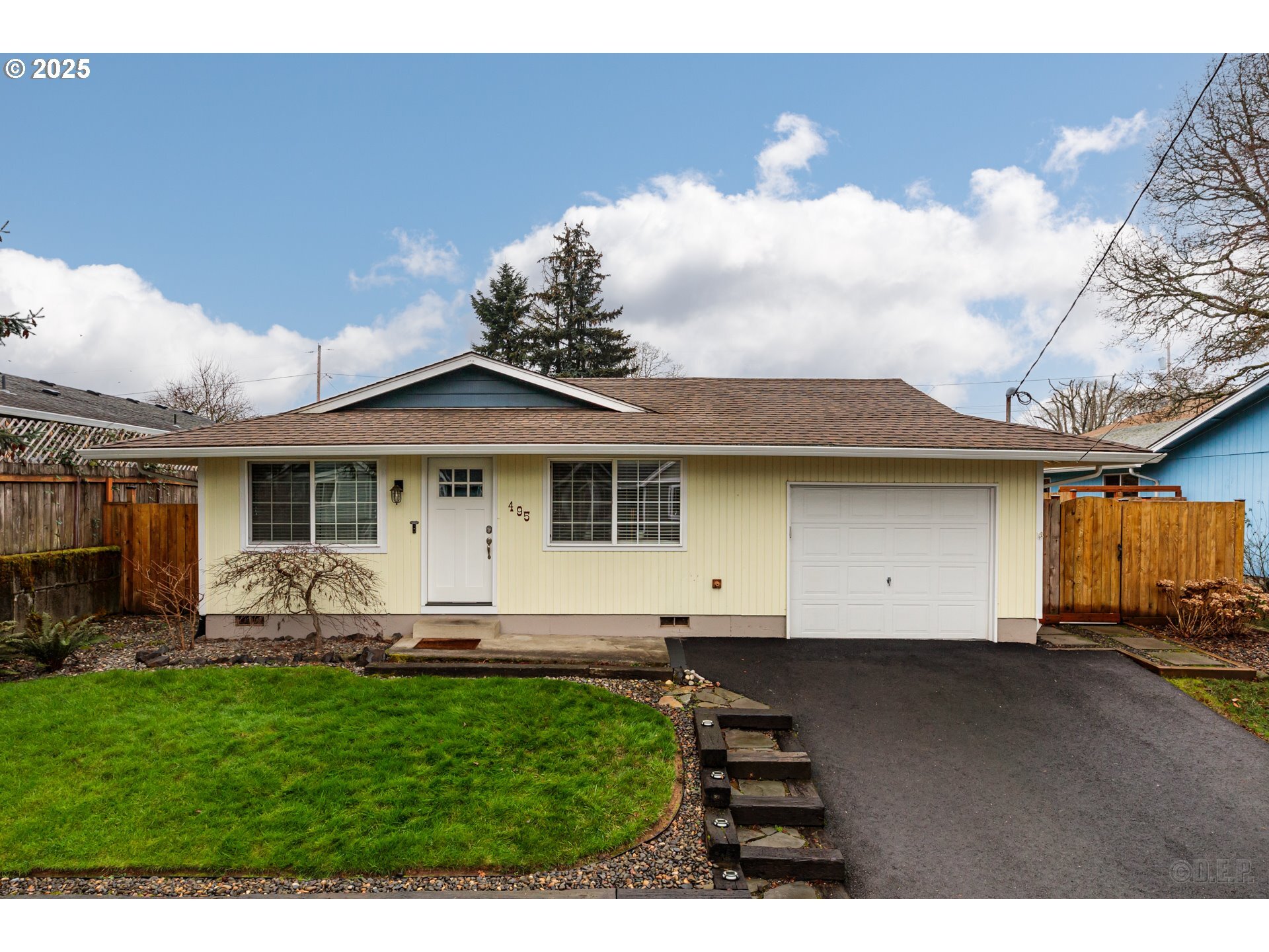 Property Photo: 495 S 12th St OR 97051