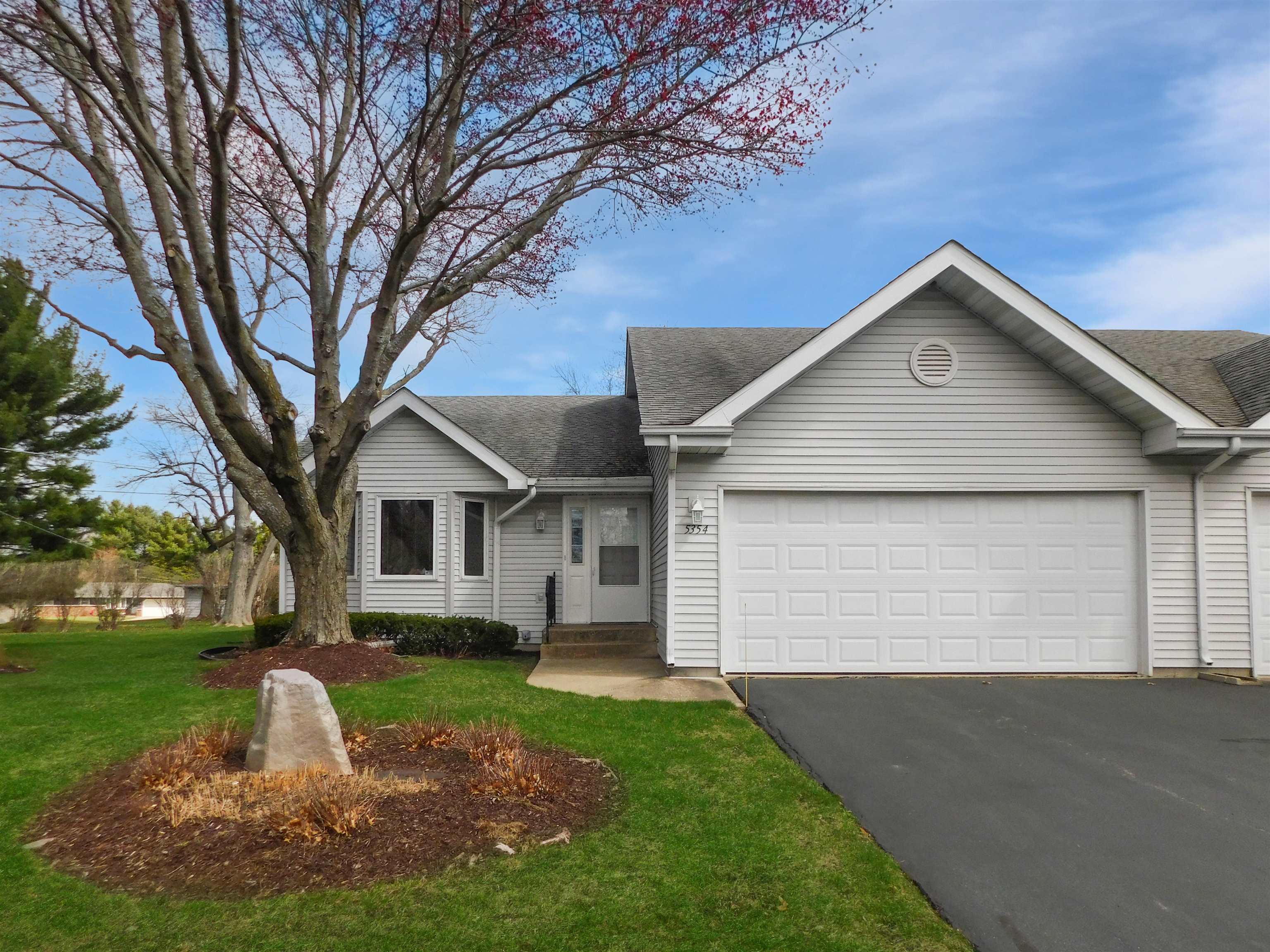 Property Photo: 5354 Dierks Drive IL 61108