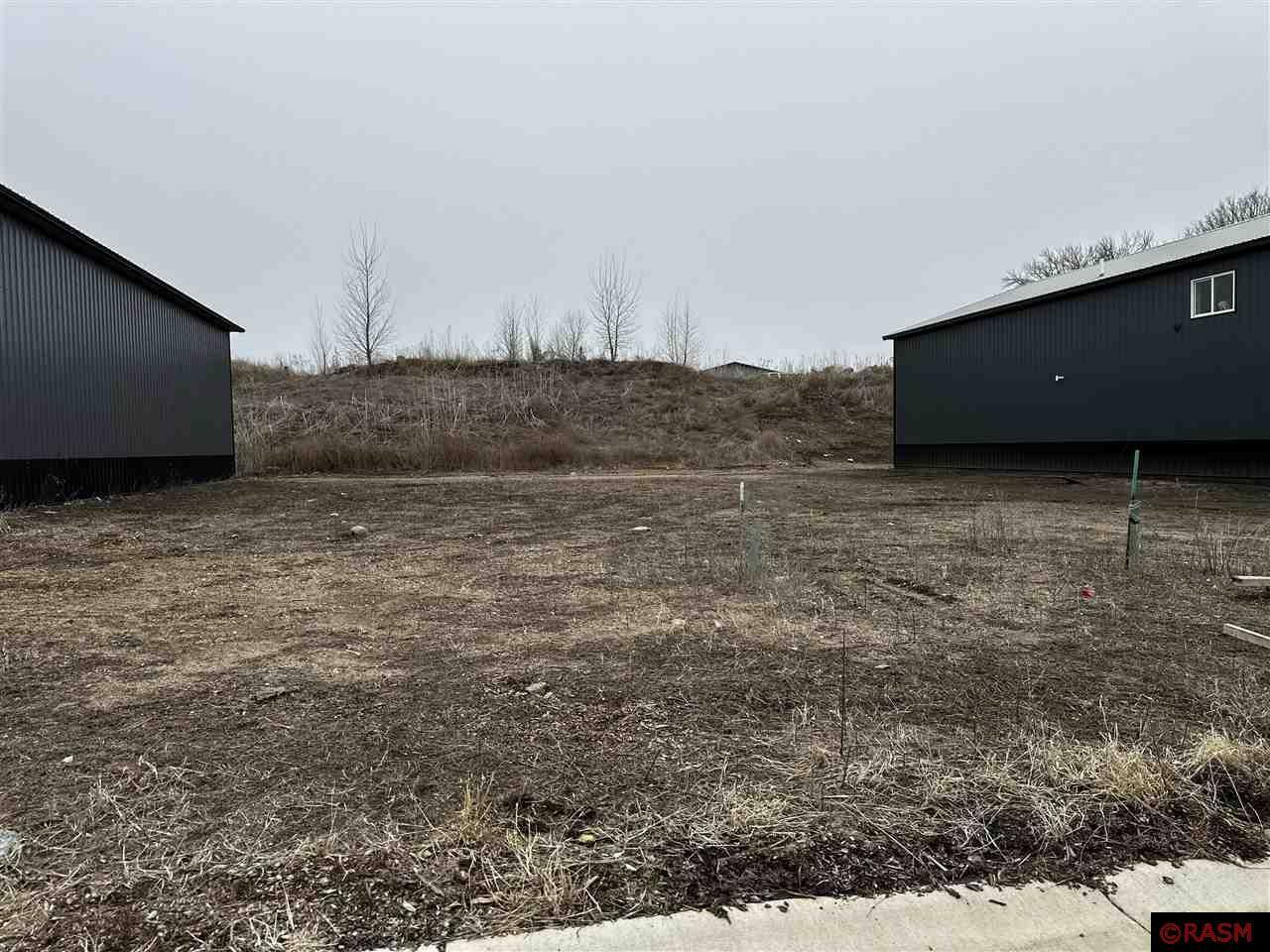 Property Photo:  304 Collin Drive  MN 56021 