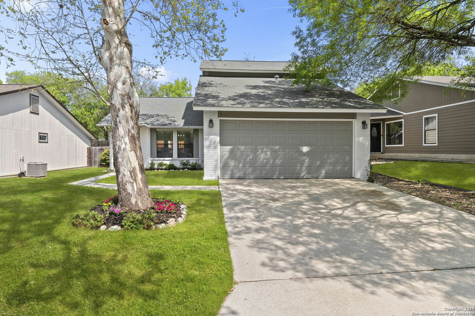 Property Photo: 9613 Autumn Shade TX 78254