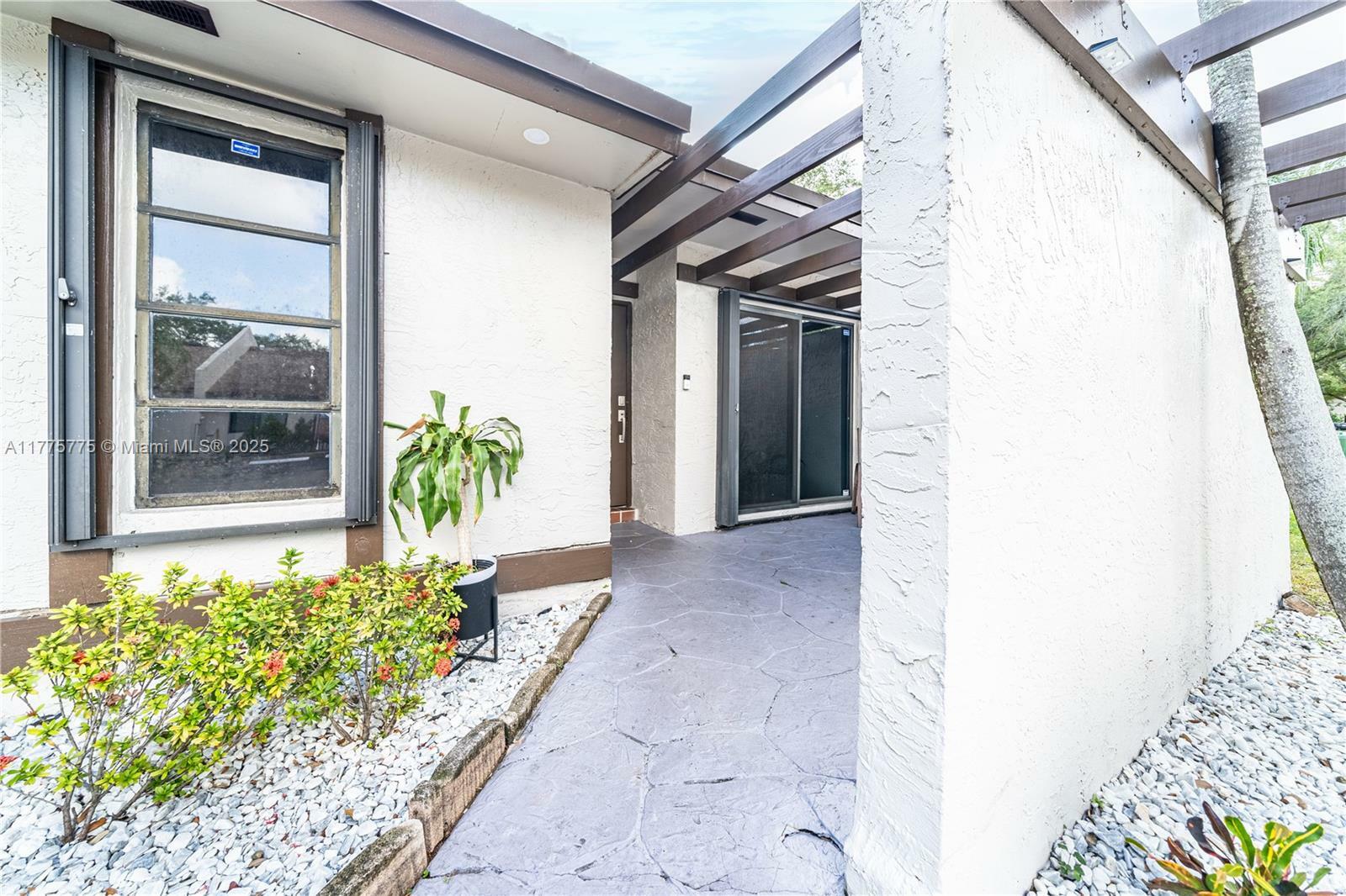 Property Photo: 1611 NW 96th Ter FL 33024
