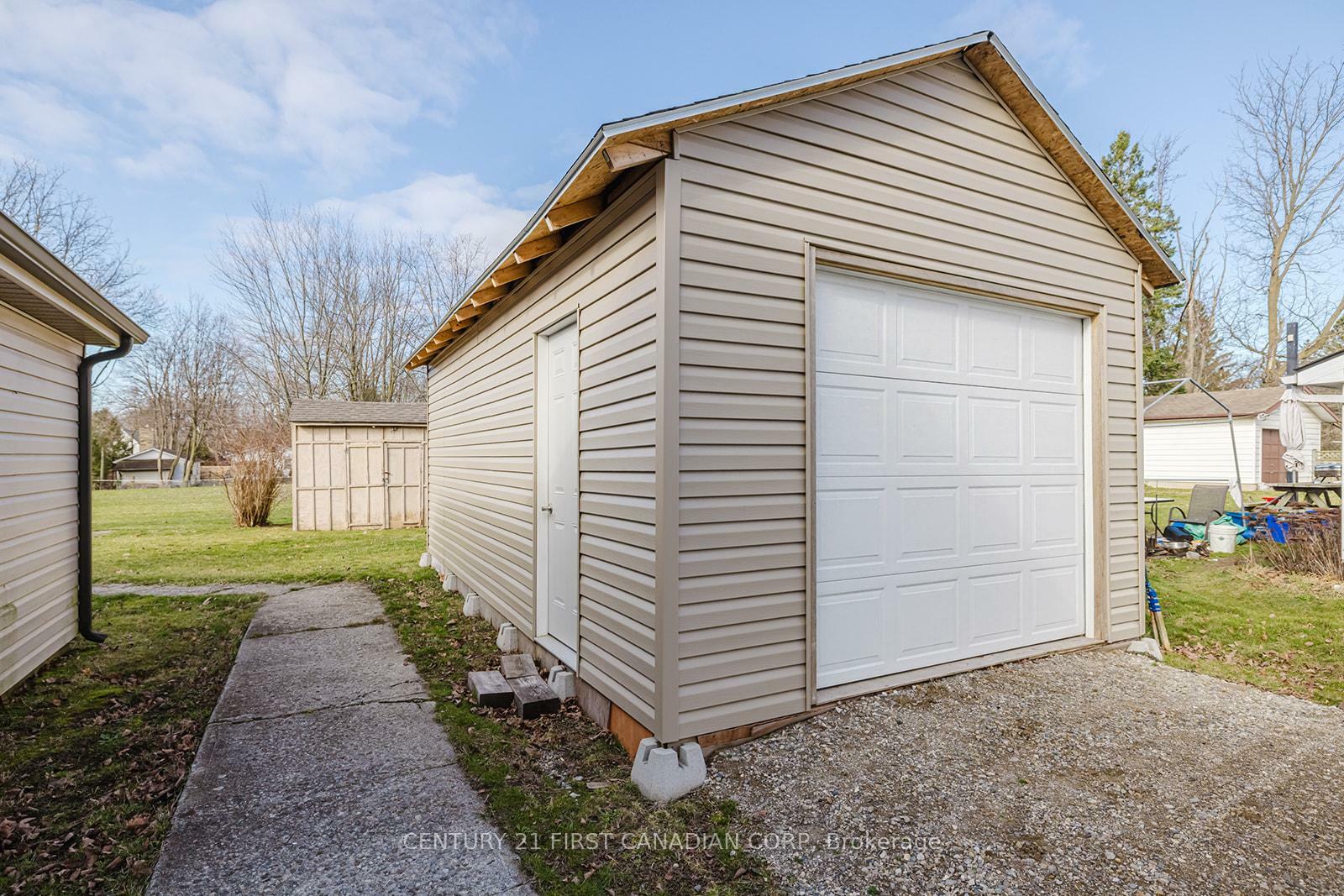 Property Photo: 47 Broadway Street ON N0P 2C0
