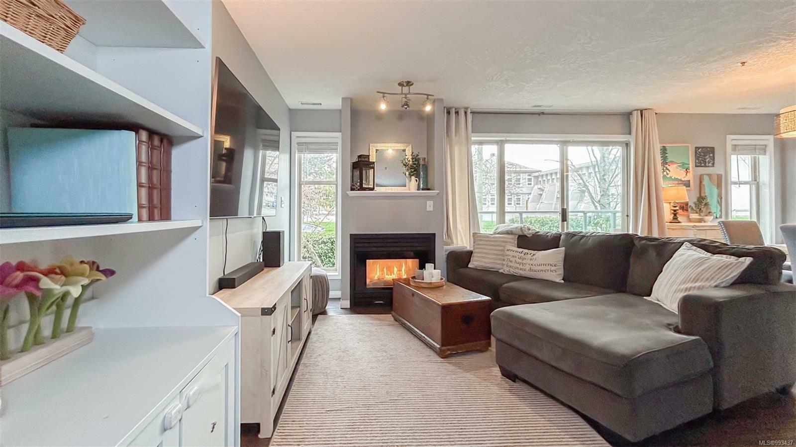 Photo de la propriété: 3160 Albina St 308 BC V9A 1Z5