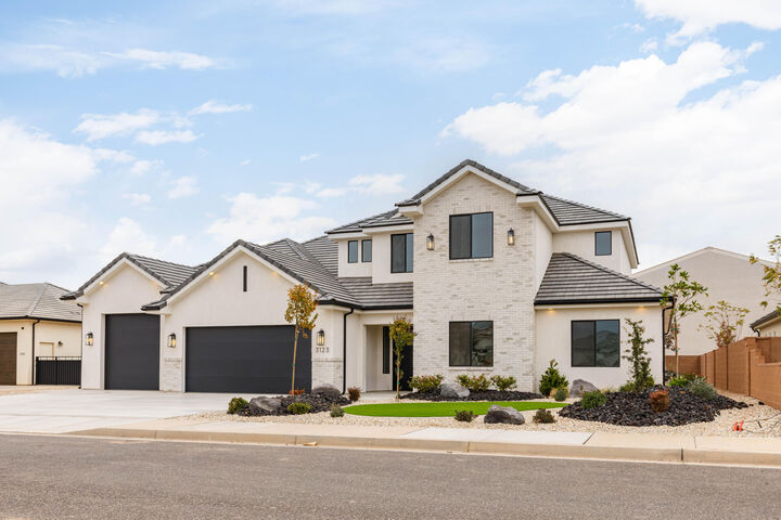 Property Photo:  3123 E 2080 S  UT 84790 