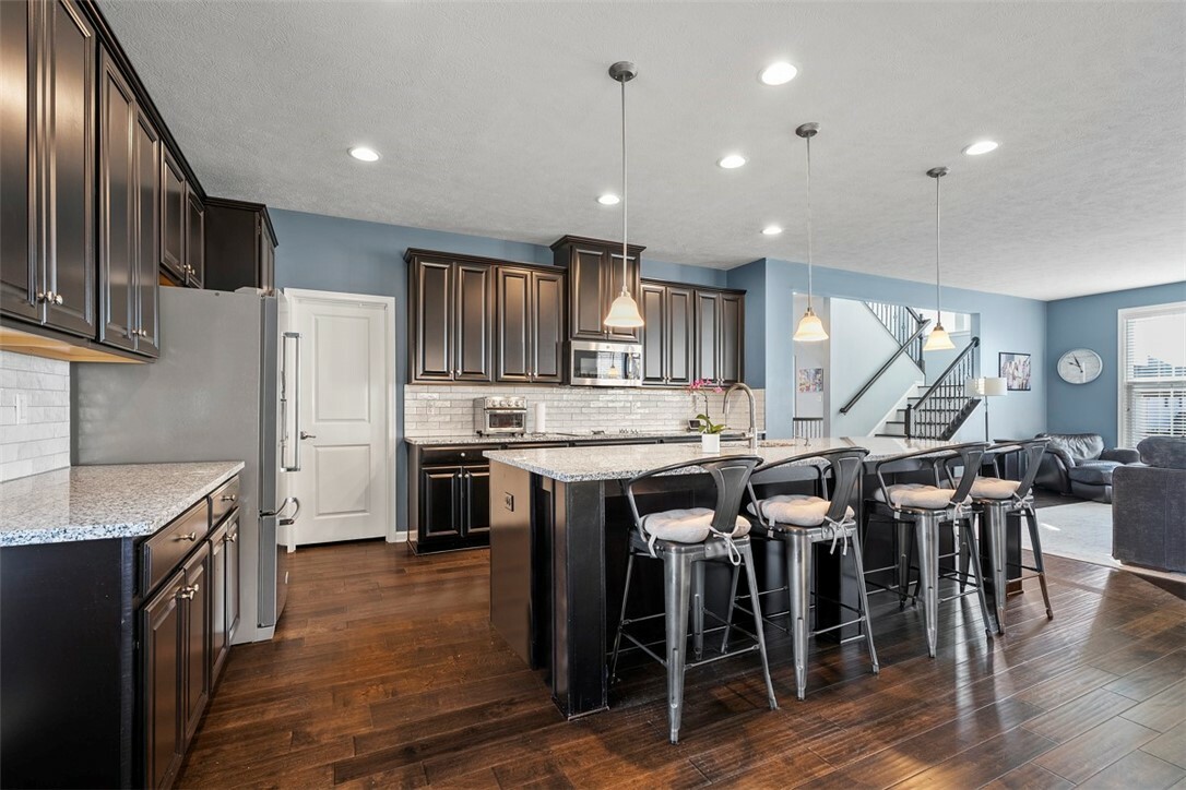 Property Photo: 1340 Diamond Ct PA 15241