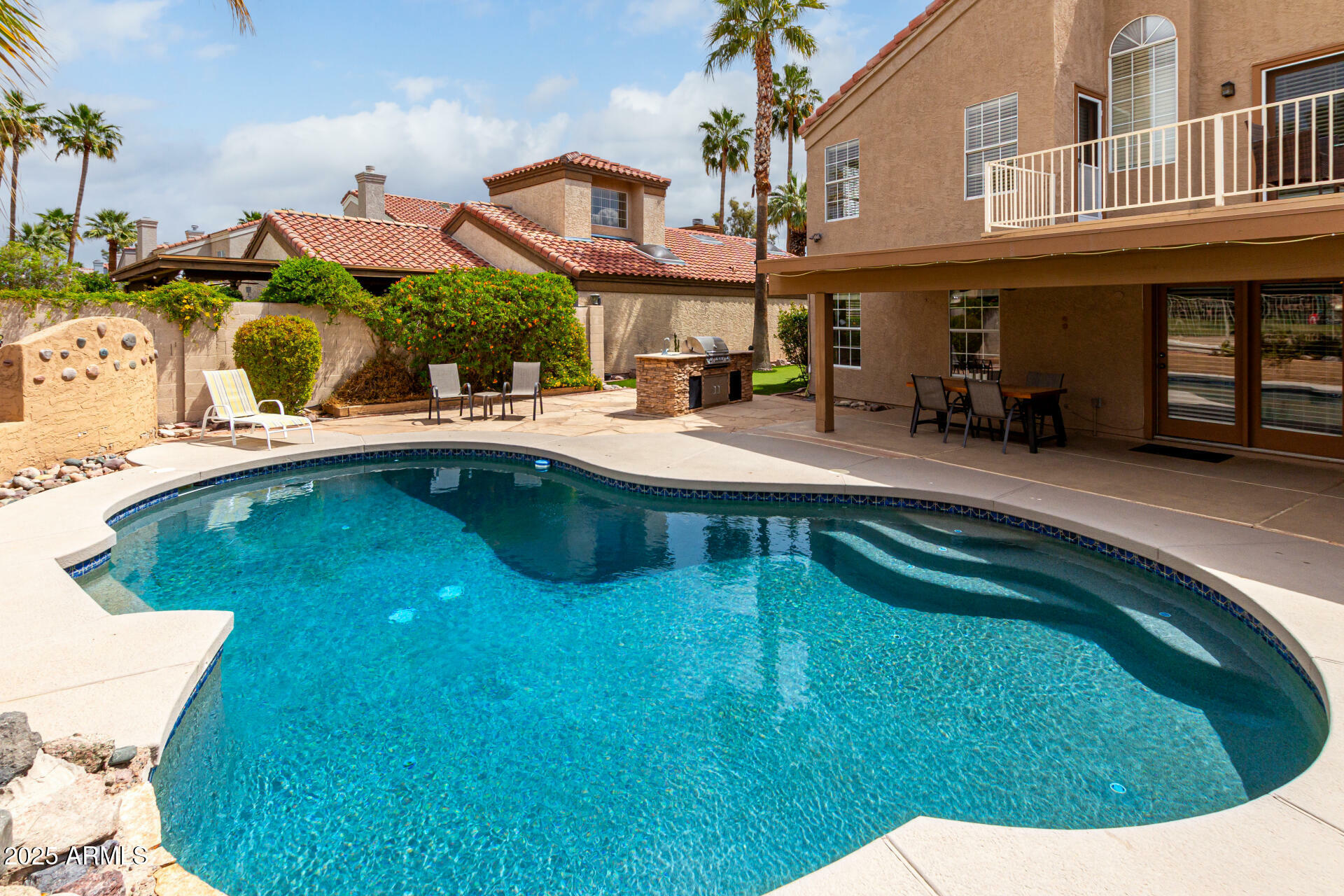 Property Photo: 6832 W Morrow Drive AZ 85308