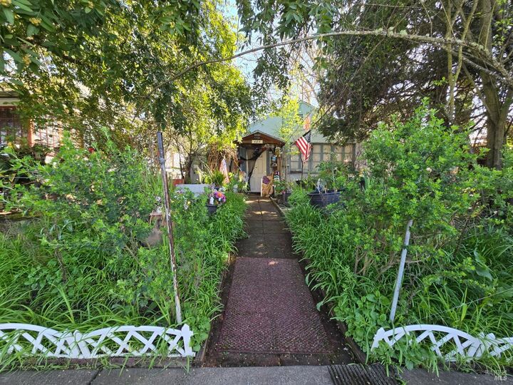 Property Photo: 487 E Valley Street CA 95490