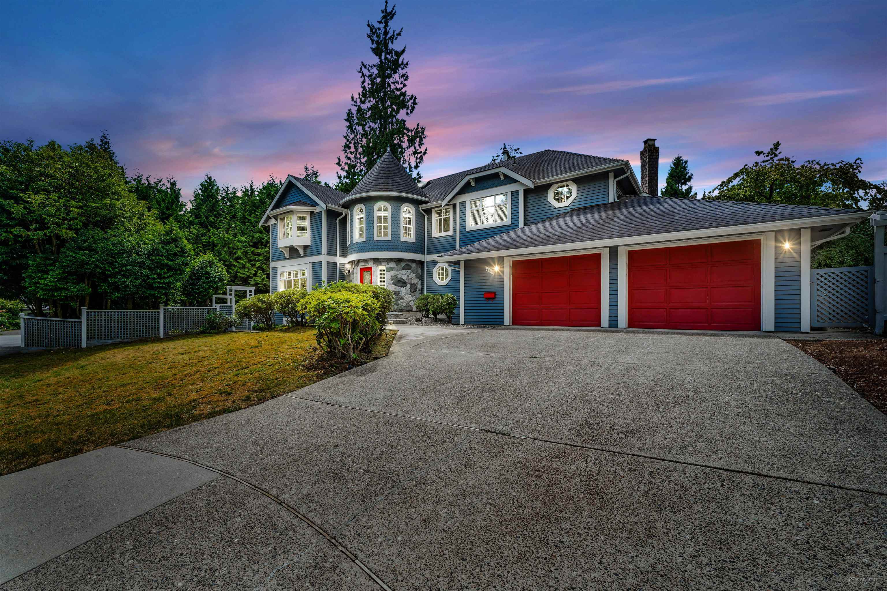 Property Photo: 441 Inglewood Avenue BC V7T 1X2