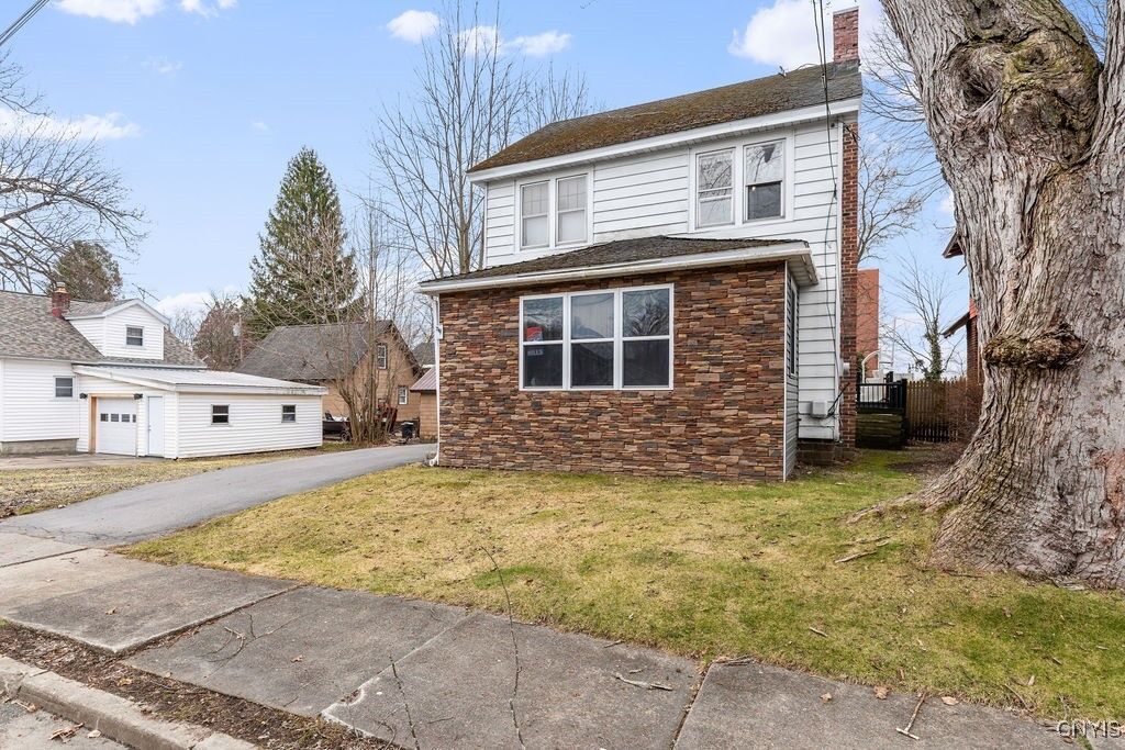 Property Photo: 406 Lyon Street NY 13069