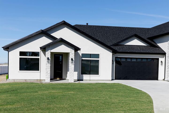 Property Photo:  4300 NW Purple Sage Cir  ID 83647 