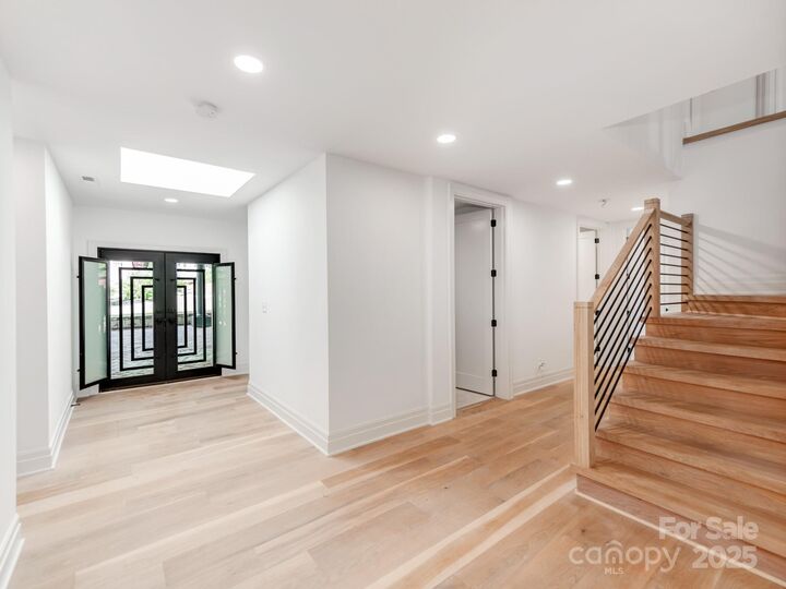 Property Photo:  117 Wrenwood Lane  NC 28211 