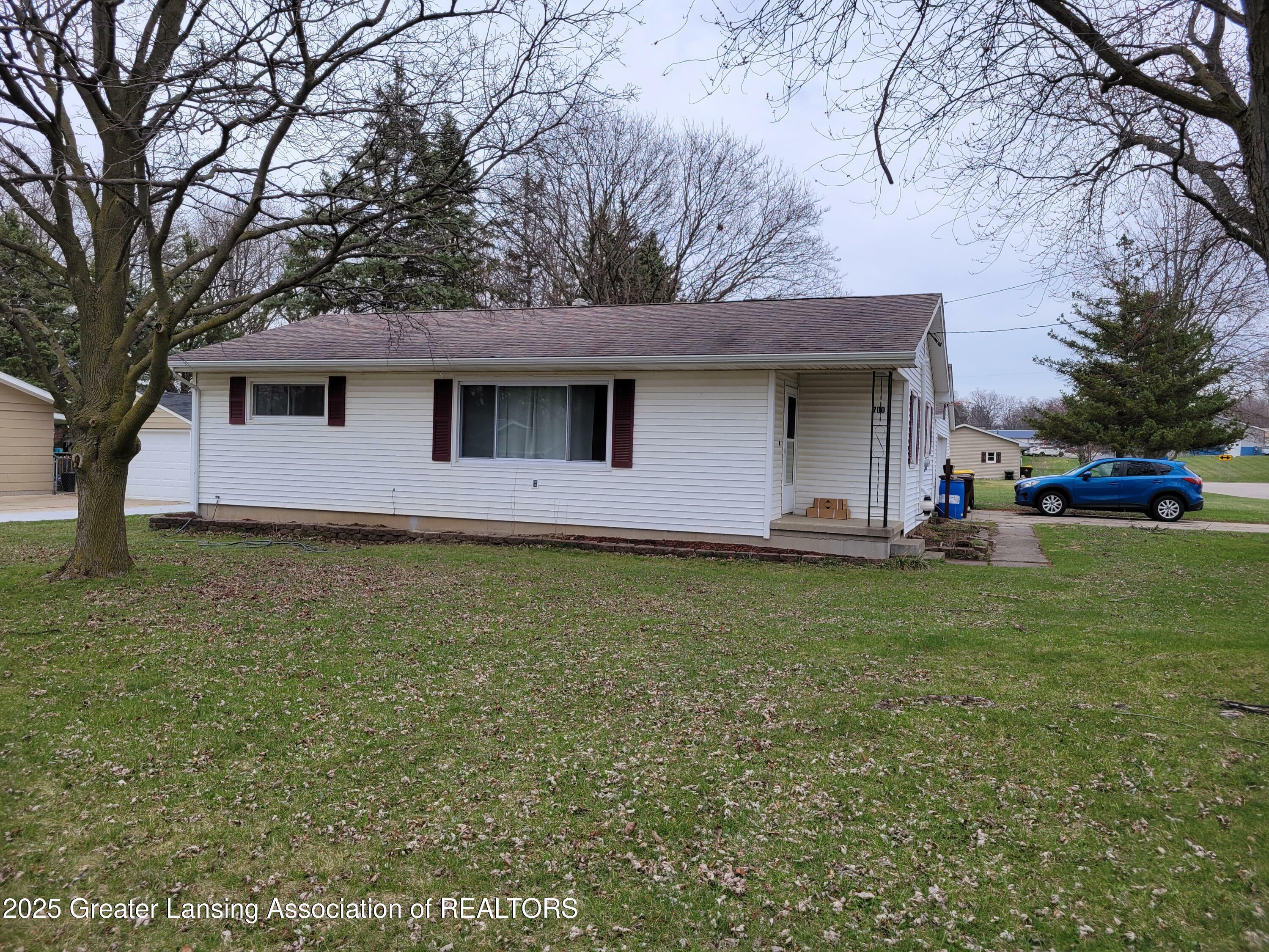 Property Photo: 700 N Mead Street MI 48879