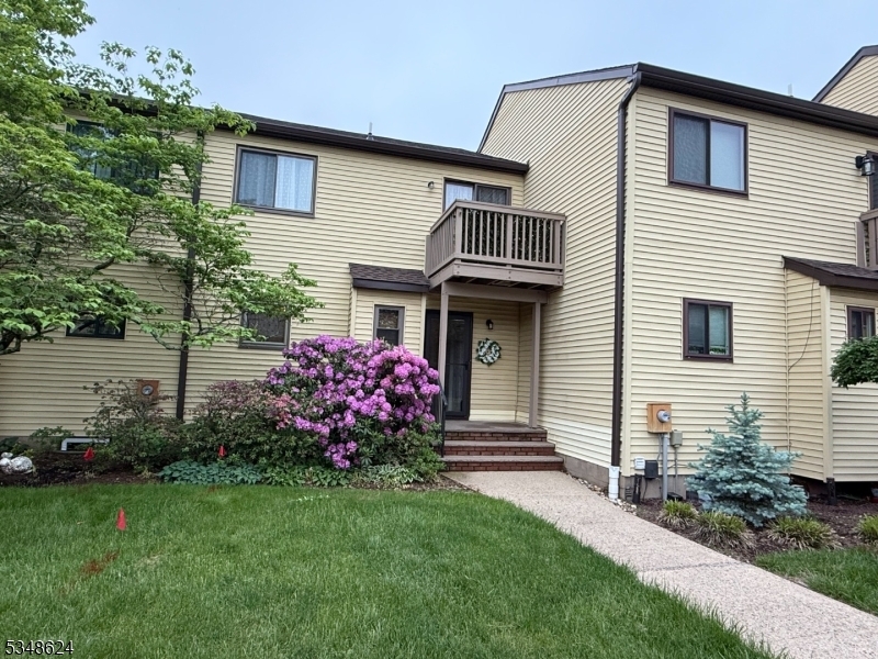 Property Photo: 7 Lake Ct NJ 08822