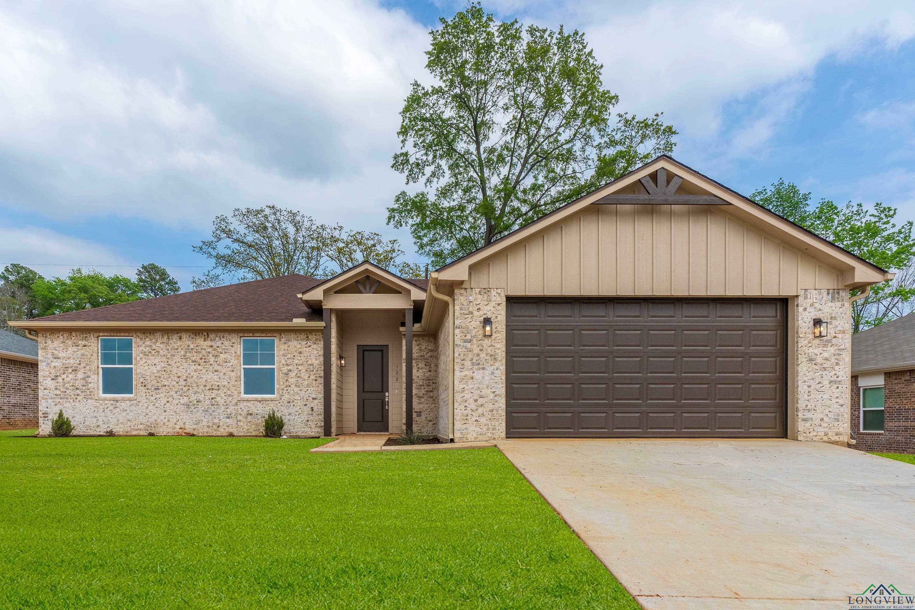 Property Photo: 122 Mia Ln TX 75604