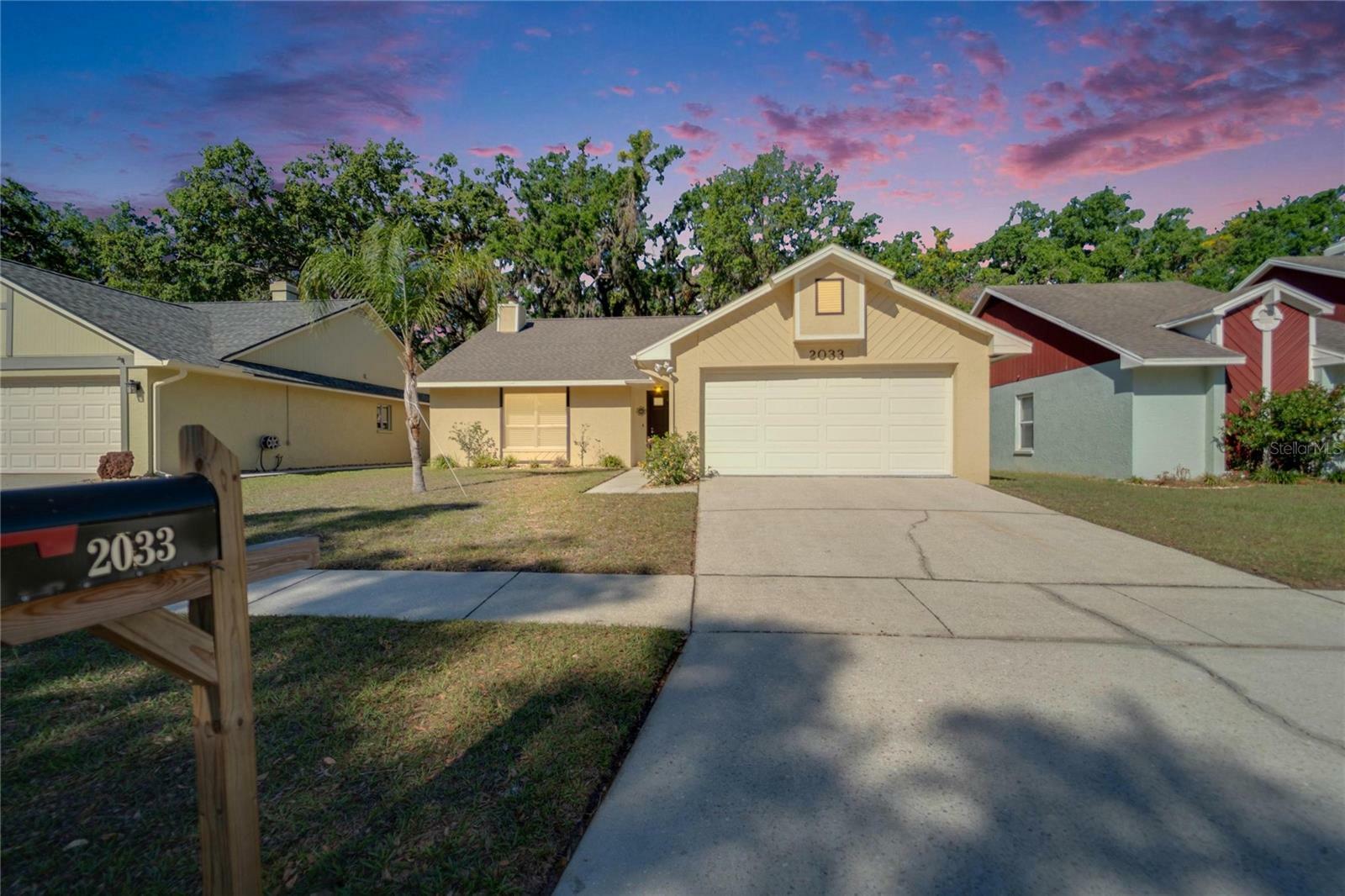 2033 Shadow Pine Drive  Brandon FL 33511 photo