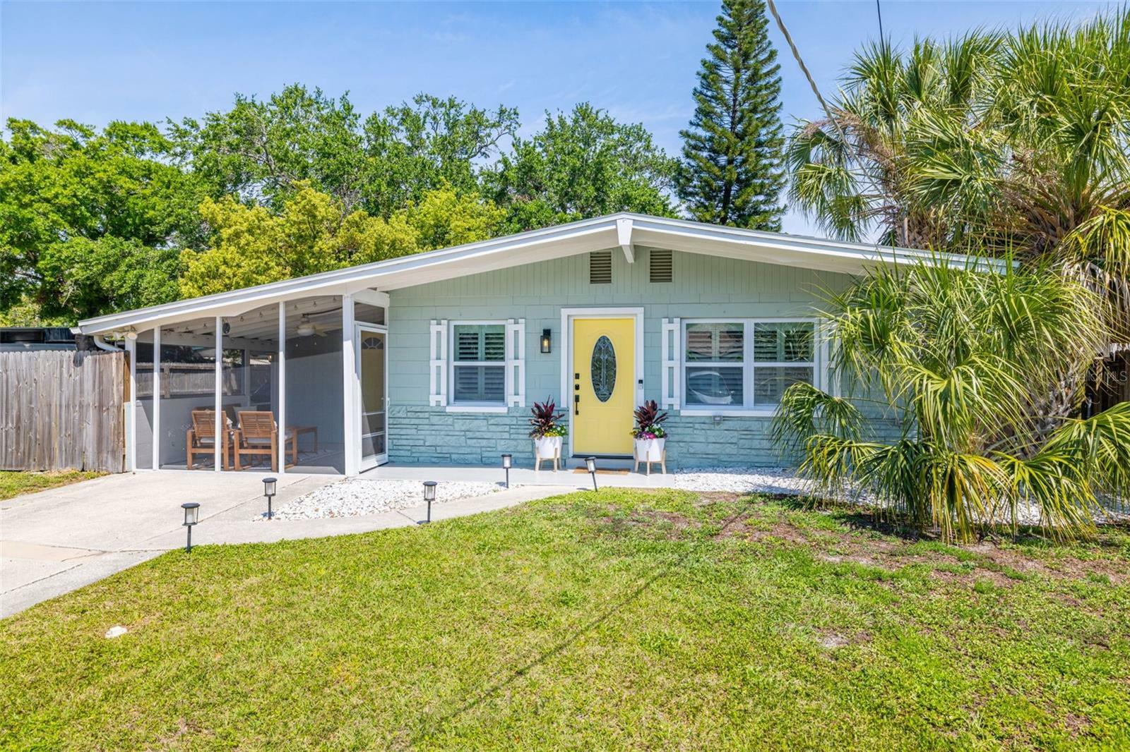 Property Photo: 4521 W Rogers Avenue FL 33611