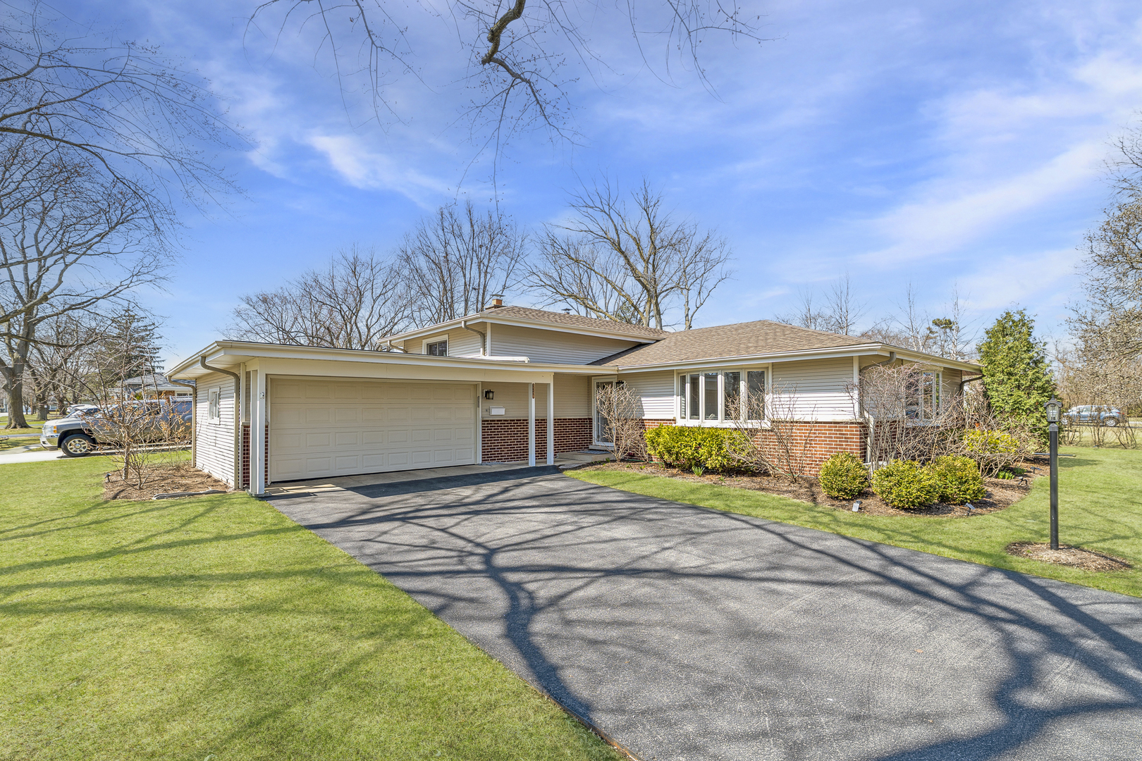 3348 Ralmark Lane  Glenview IL 60026 photo