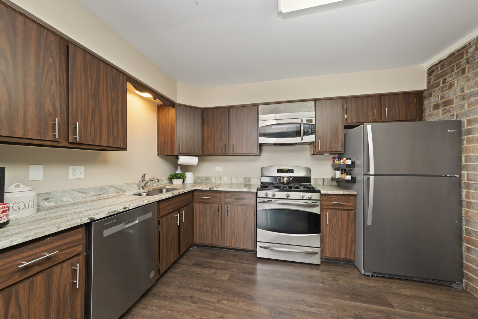 Property Photo: 124 E Bailey Road J IL 60565