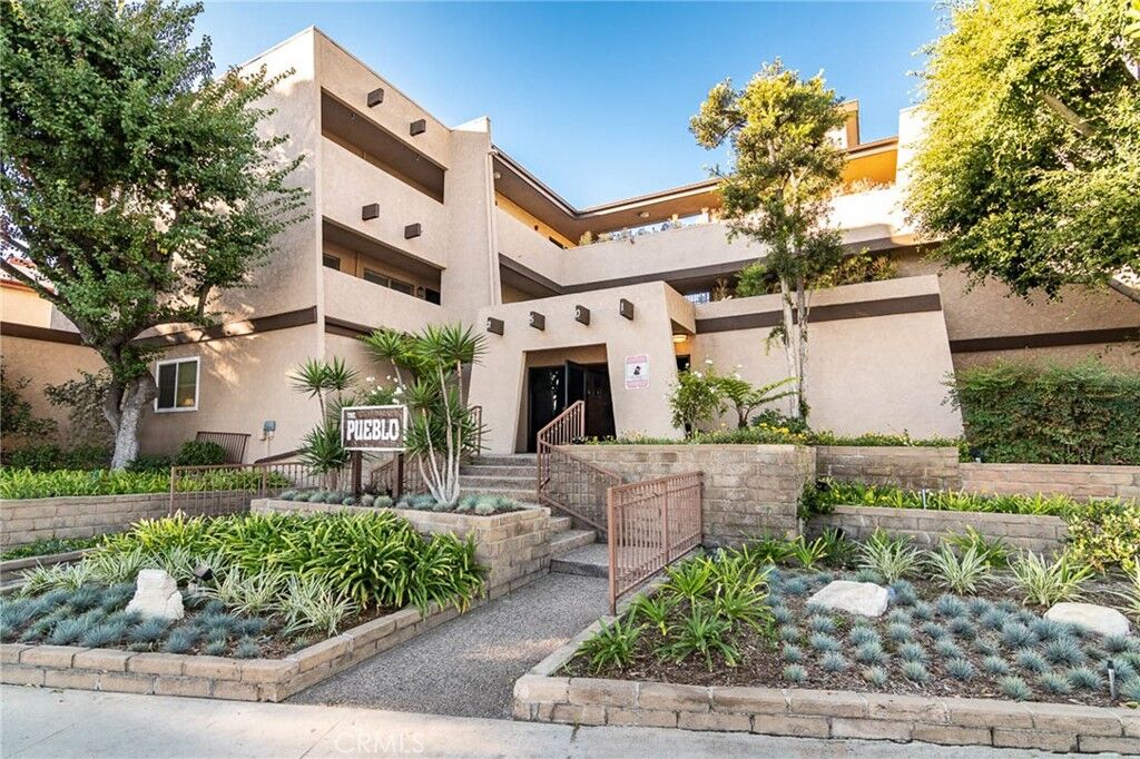 Property Photo:  2501 W Redondo Beach Boulevard 215  CA 90249 