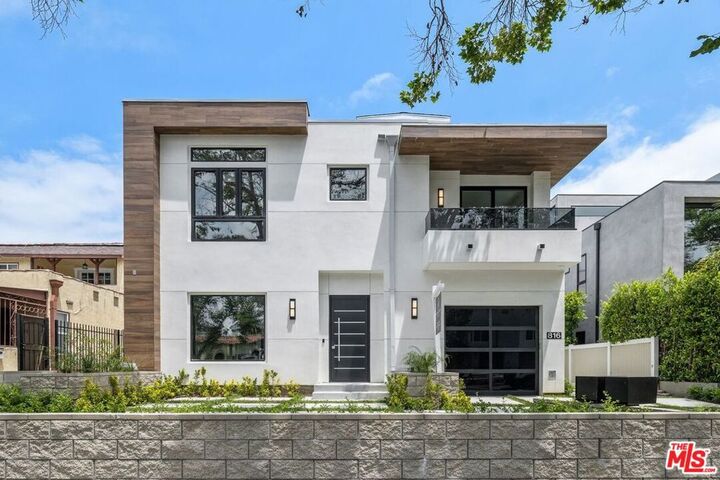 816 N Orange Drive  Los Angeles CA 90038 photo