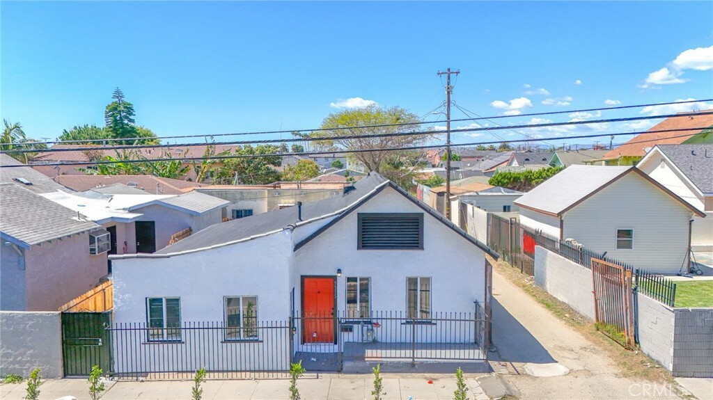 Property Photo:  5515 S Hoover Street  CA 90037 