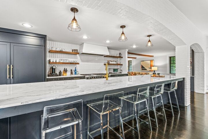 Property Photo:  19 Pelham Rd  MA 02493 