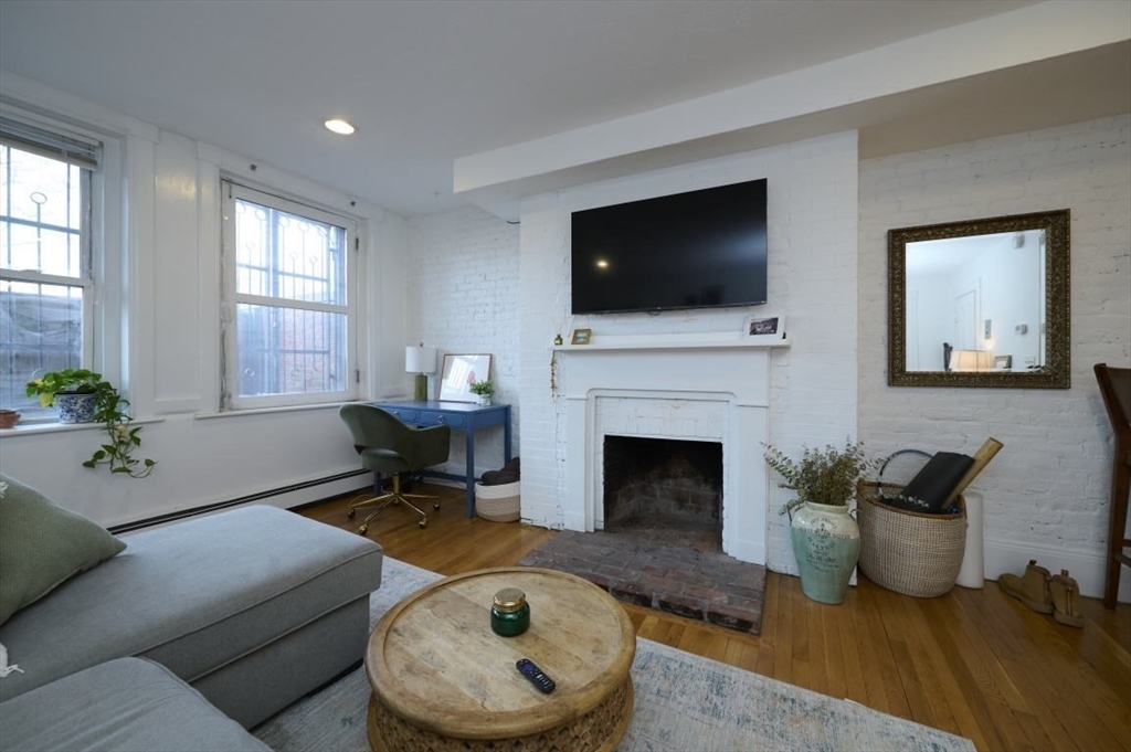 Property Photo: 462 Beacon St 2 MA 02115