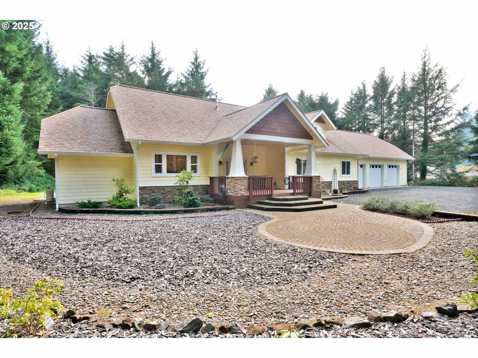 Property Photo: 83269 Clear Lake Rd OR 97439