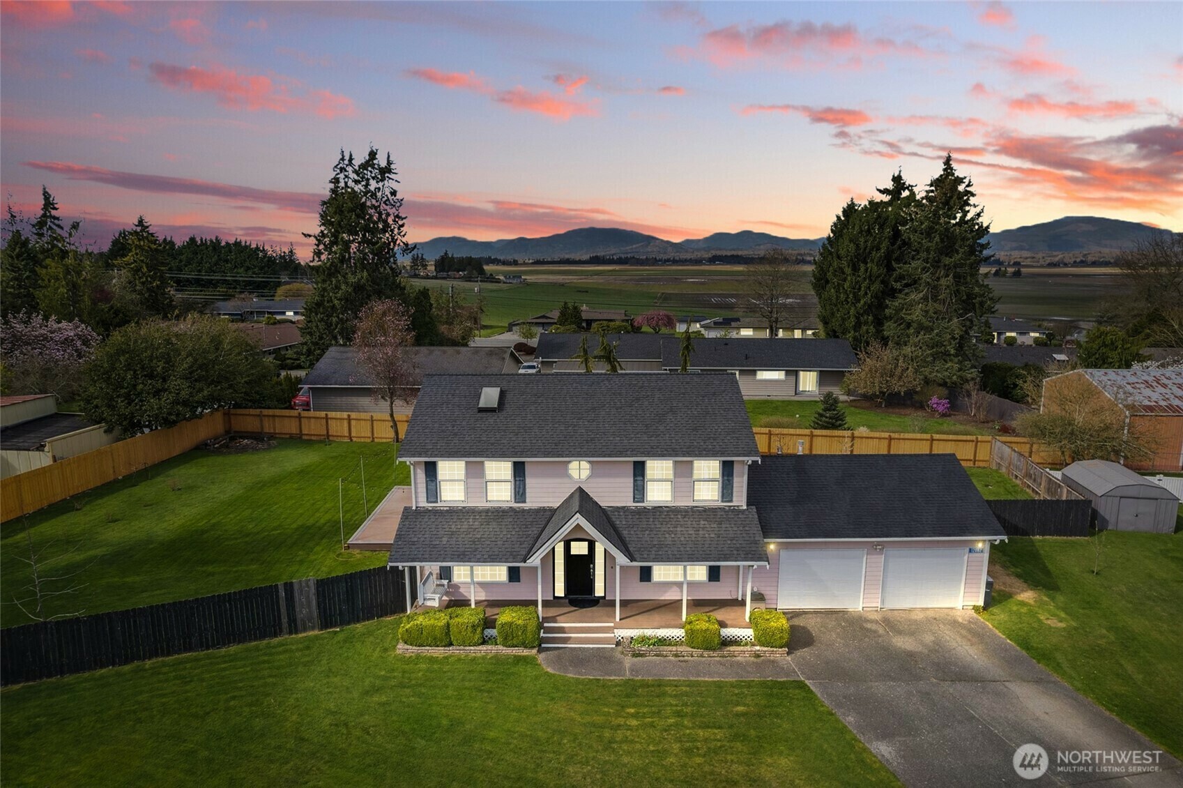 Property Photo: 12082 Saint Andrews Court WA 98233