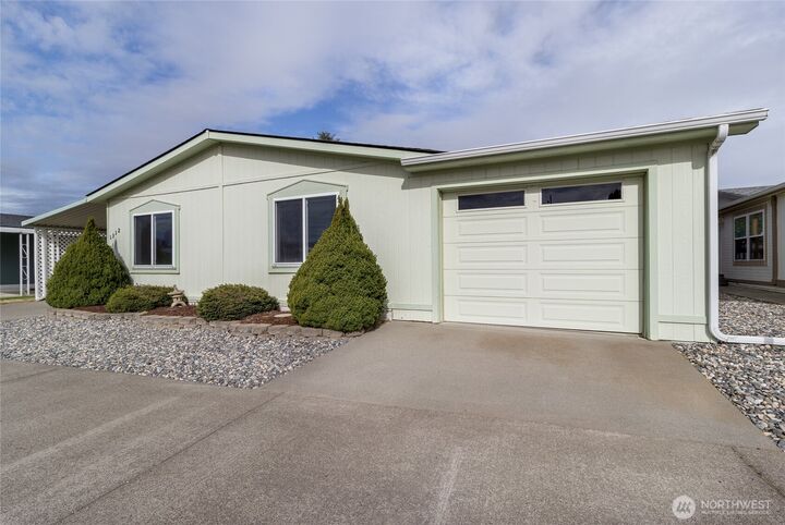 Property Photo:  1312  Rancho Villa Drive  WA 99362 