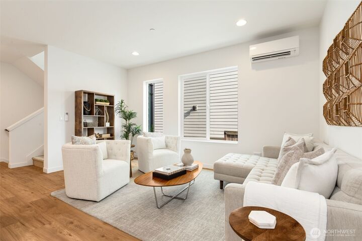 Property Photo:  3835 B  Woodlawn Avenue N  WA 98103 