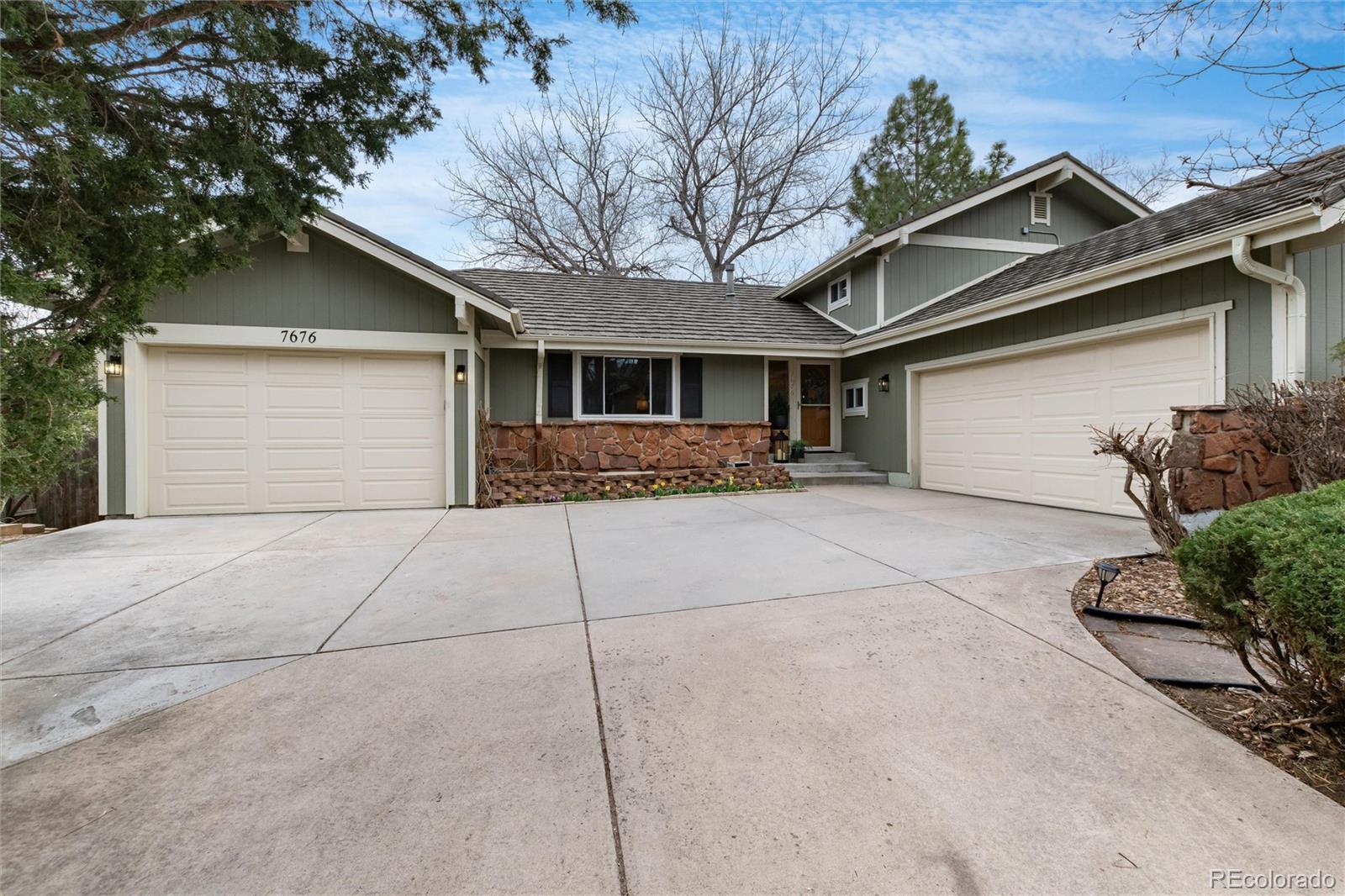 Property Photo:  7676 S Olive Circle  CO 80112 