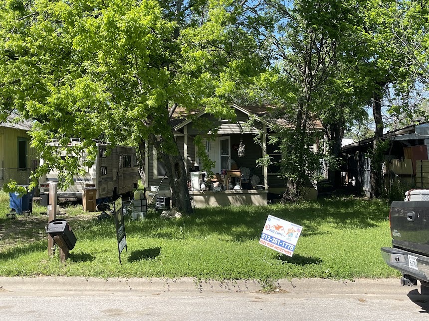 Property Photo: 3208 E 16th Street TX 78721