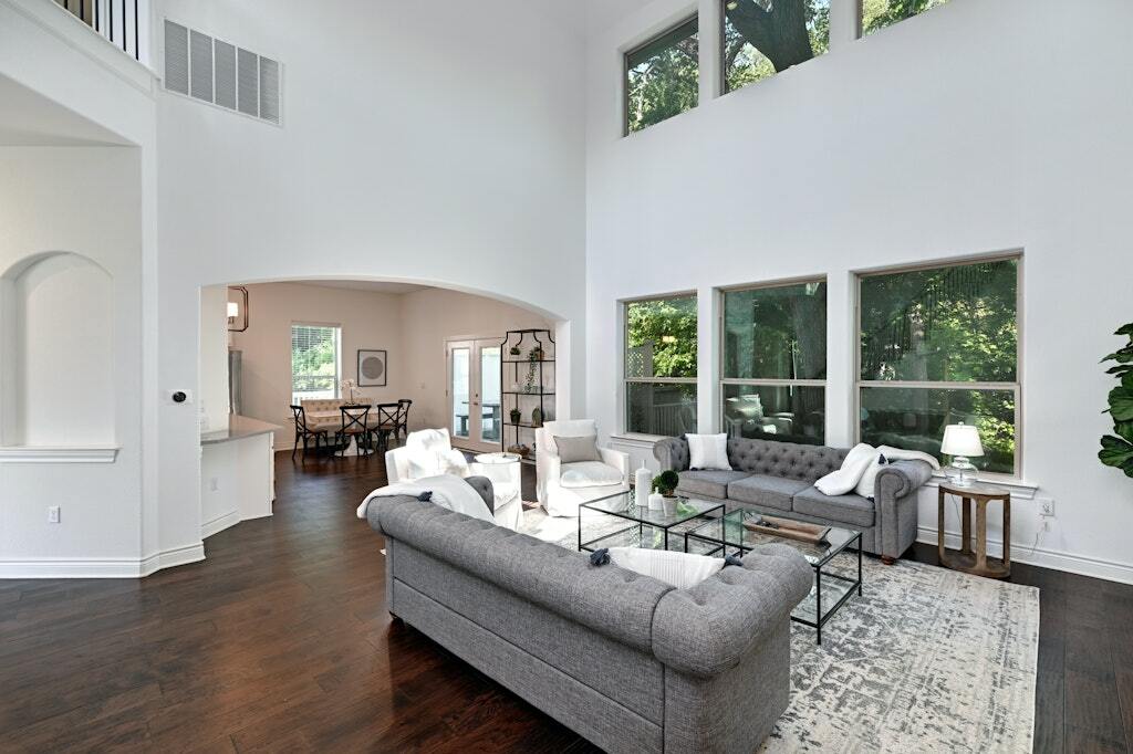 Property Photo: 2400 Winsted Lane TX 78703